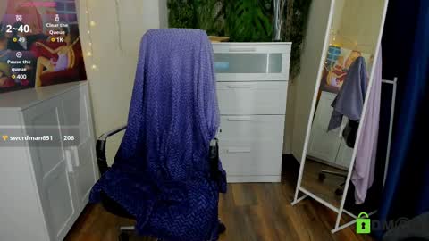 Snapshot of melissa_wells chatting on February 16, 2:31 am Melissa online show from February 16, 2:31 am