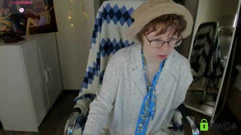 Melissa online show from November 7, 9:37 pm