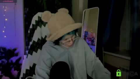 Melissa online show from May 8, 10:04 pm
