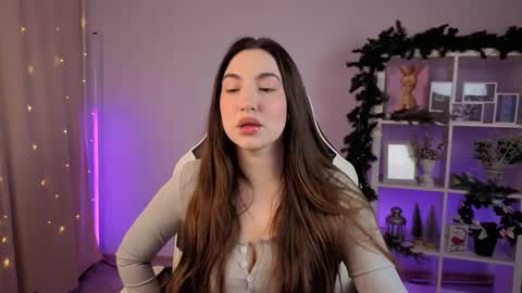 Snapshot of melissacharm_ chatting on February 13, 4:19 am Melissa online show from February 13, 4:19 am