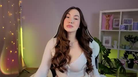 Snapshot of melissacharm_ chatting on February 24, 5:05 am Melissa online show from February 24, 5:05 am