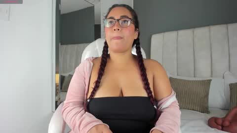 M E L I S S A  online show from February 20, 12:04 pm