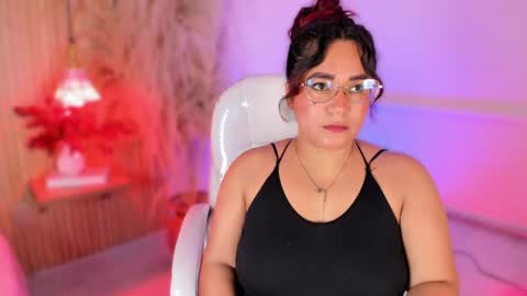 M E L I S S A  online show from April 15, 12:01 pm