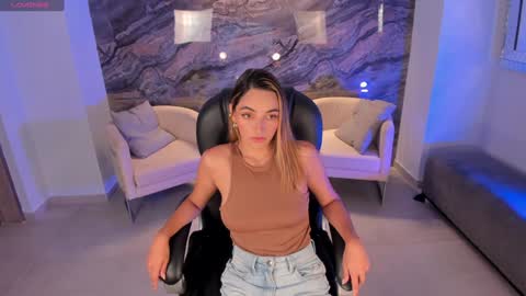 Snapshot of melissamoore_ chatting on January 6, 5:08 am Call me Meli online show from January 6, 5:08 am