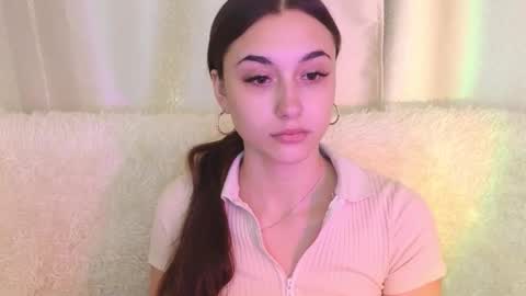 Snapshot of melissapristine chatting on October 18, 2:47 am Mel online show from October 18, 2:47 am