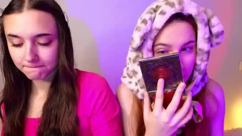 Snapshot of melissapristine chatting on November 26, 12:17 pm Mel online show from November 26, 12:17 pm