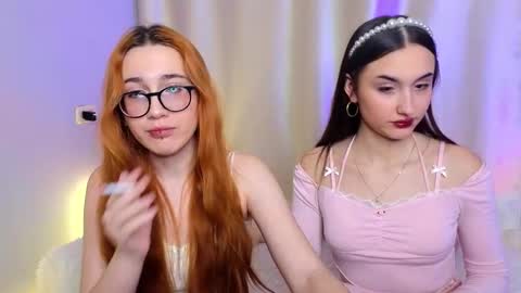 Snapshot of melissapristine chatting on November 28, 12:41 pm Mel online show from November 28, 12:41 pm