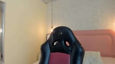    online show from February 25, 1:32 pm