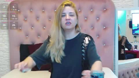 Snapshot of mellaniebliss chatting on May 5, 4:20 am Mellanie online show from May 5, 4:20 am