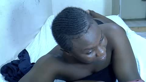 Snapshot of mellanine_ebony chatting on March 8, 2:21 pm mellanine_ebony online show from March 8, 2:21 pm