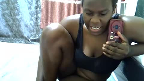 Snapshot of mellanine_ebony chatting on June 24, 7:51 am mellanine_ebony online show from June 24, 7:51 am