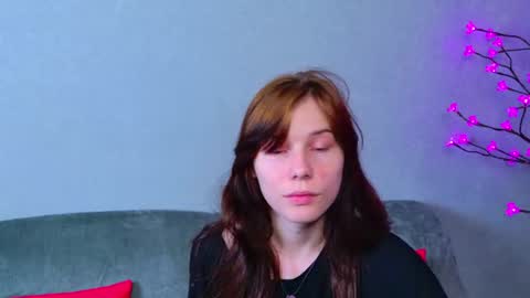 mellhyees online show from July 4, 3:02 am