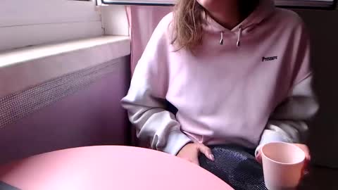 Snapshot of melli23 chatting on October 8, 9:07 am Melli online show from October 8, 9:07 am