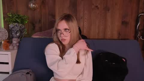Cassandra online show from May 13, 8:12 am