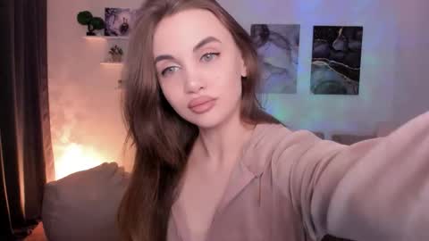 Tessa online show from May 3, 4:40 am