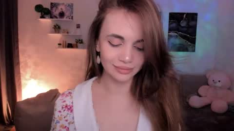 Tessa online show from May 5, 9:23 pm