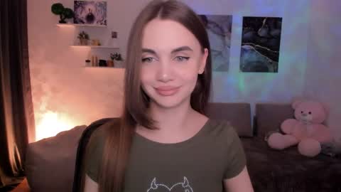 Tessa online show from May 7, 9:42 pm