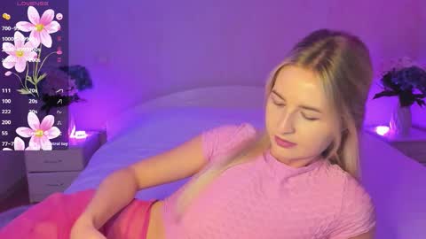 Mellina online show from September 23, 7:06 pm