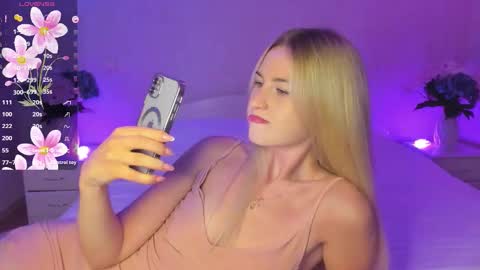 Mellina online show from September 25, 9:07 pm