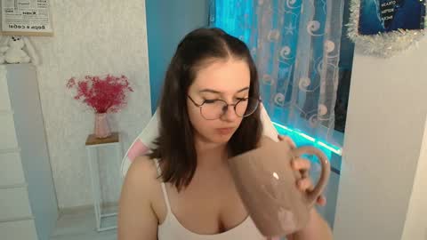 Snapshot of mellonmayre chatting on January 12, 6:59 pm mellonmayre online show from January 12, 6:59 pm