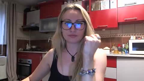 Melly online show from March 29, 11:21 am