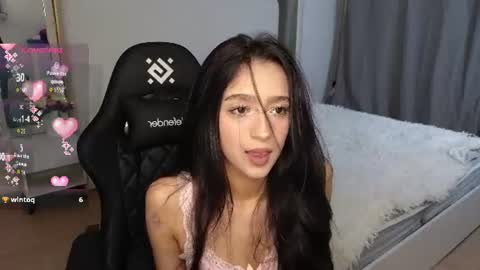 Melly online show from June 8, 9:15 pm