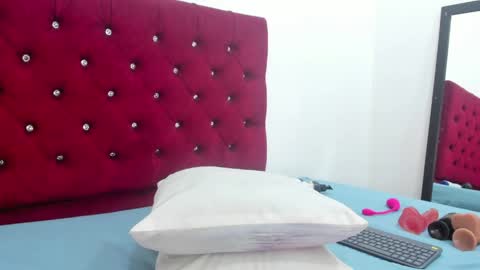 Snapshot of meloddy_megann chatting on April 1, 11:44 am Melody online show from April 1, 11:44 am