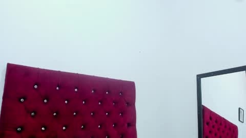 Snapshot of meloddy_megann chatting on April 25, 11:24 am Melody online show from April 25, 11:24 am