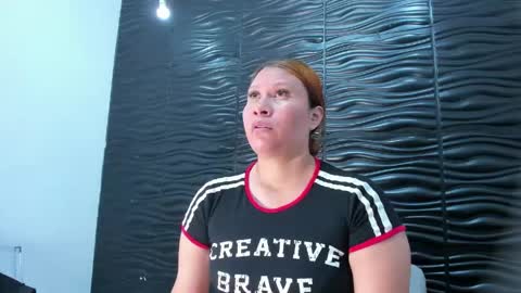 Snapshot of meloddy_megann chatting on May 16, 7:23 pm Melody online show from May 16, 7:23 pm