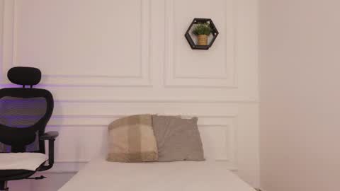 Meloddy online show from February 16, 1:51 pm