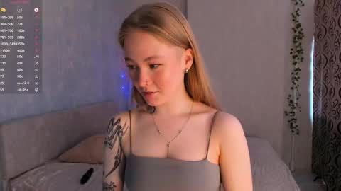 melodievejar online show from May 4, 4:19 am