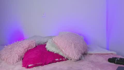    online show from February 3, 8:35 pm