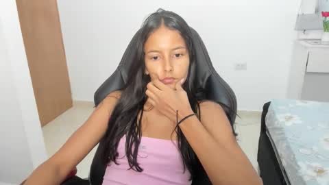 Snapshot of melody_rose10 chatting on March 25, 9:43 pm Melody online show from March 25, 9:43 pm