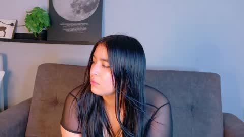 Snapshot of melodycollins__ chatting on May 2, 7:41 pm M E L O D Y online show from May 2, 7:41 pm