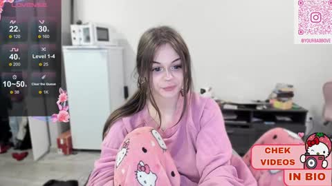 Snapshot of melonipinkbb chatting on January 1, 4:29 pm MELONI online show from January 1, 4:29 pm