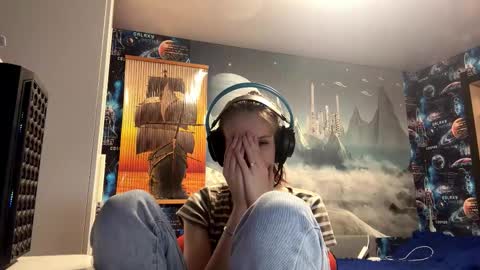 Hi Im Aria 18 years old online show from November 1, 2:30 pm