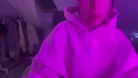 Snapshot of meloodiesweet chatting on February 15, 7:32 pm Melodie Sweet online show from February 15, 7:32 pm