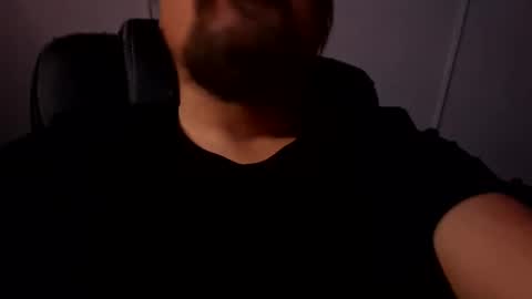Snapshot of men10_12_1983 chatting on November 28, 11:13 am men10_12_1983 online show from November 28, 11:13 am