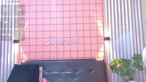 Snapshot of mensia_hernandez chatting on April 1, 1:23 pm Princess Mensia online show from April 1, 1:23 pm