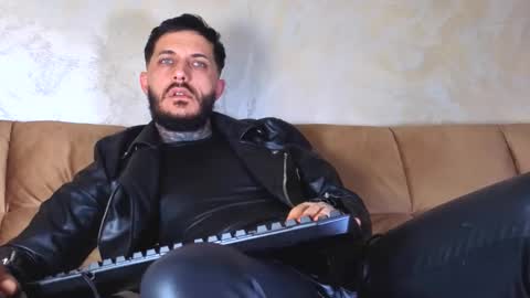 Snapshot of mentoxxl chatting on April 7, 4:51 pm Fallow my ONLYFANS for xxx daily online show from April 7, 4:51 pm