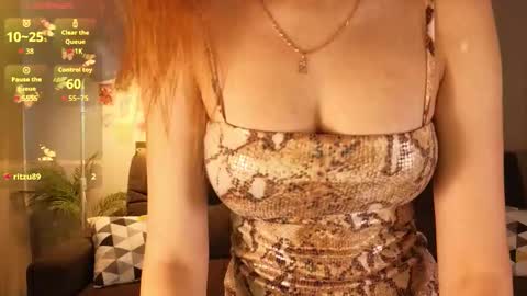meow_mellie online show from September 25, 2:04 am
