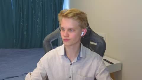 Mickey online show from October 21, 8:04 am