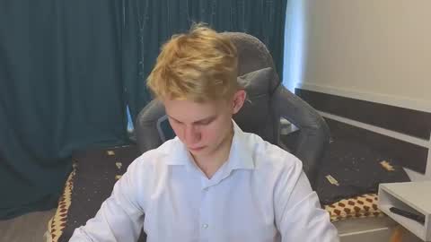 Mickey online show from November 18, 9:47 am