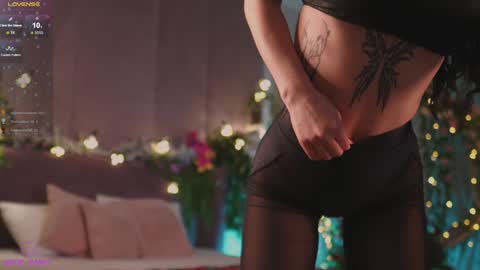 Snapshot of meow_nancy chatting on January 10, 11:22 am Heeyyooo Im Nans Subscribe to me I will be glad online show from January 10, 11:22 am