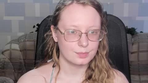 Snapshot of meowcr chatting on March 19, 12:09 pm meowcr online show from March 19, 12:09 pm