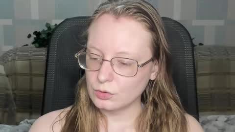 Snapshot of meowcr chatting on March 22, 10:24 pm meowcr online show from March 22, 10:24 pm