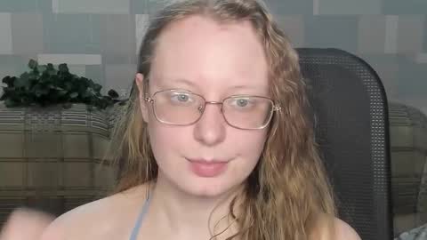 Snapshot of meowcr chatting on March 26, 3:06 pm meowcr online show from March 26, 3:06 pm