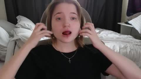 meowme online show from March 12, 10:10 am