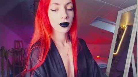 Snapshot of meowroslava chatting on June 4, 10:32 am meowroslava online show from June 4, 10:32 am