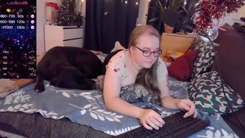 Mary  online show from December 8, 10:36 pm